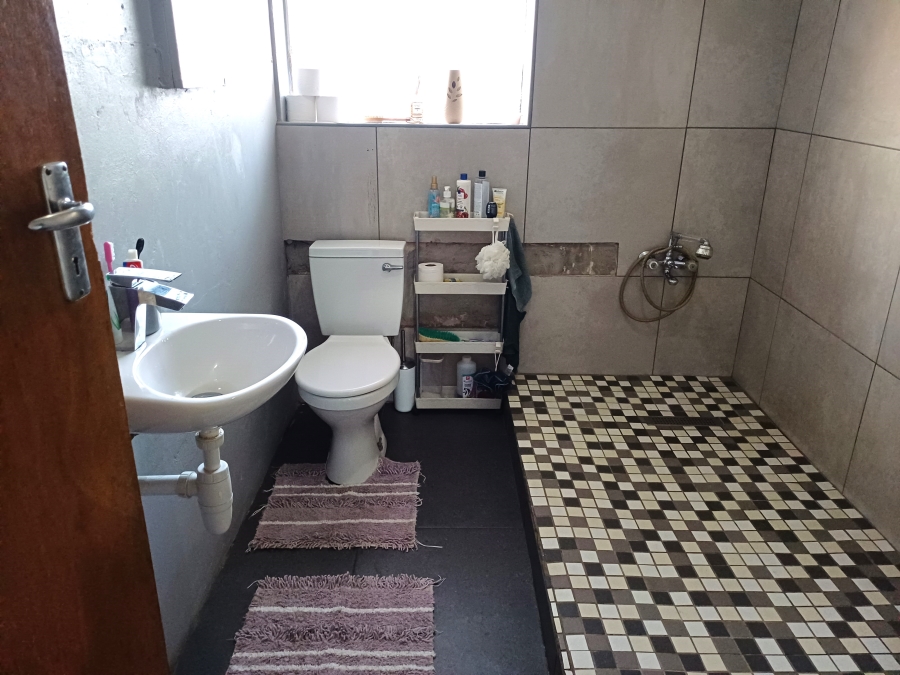 2 Bedroom Property for Sale in Uitenhage Central Eastern Cape